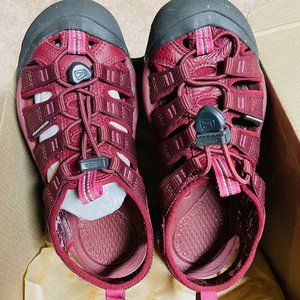KEEN Women's Newport Eco Red Nylon Waterproof Sport Hiking Sandals Shoe Size US.